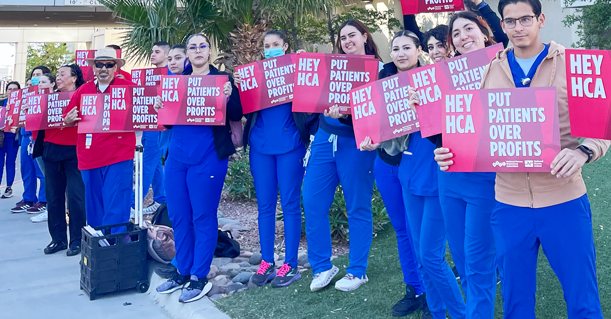 El Paso nurses holding signs "HCA Put Patients Over Profits"