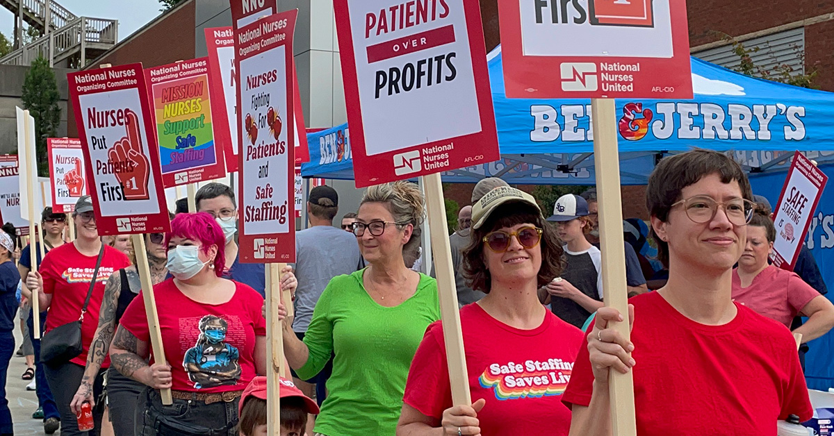 Nurses picketing outside Mission Hospital